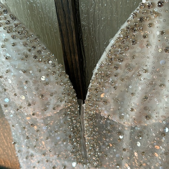 Mac Duggal EMBELLISHED PLUNGE NECK SLEEVELESS TRUMPET GOWN size 4 New $598 - Picture 6 of 17